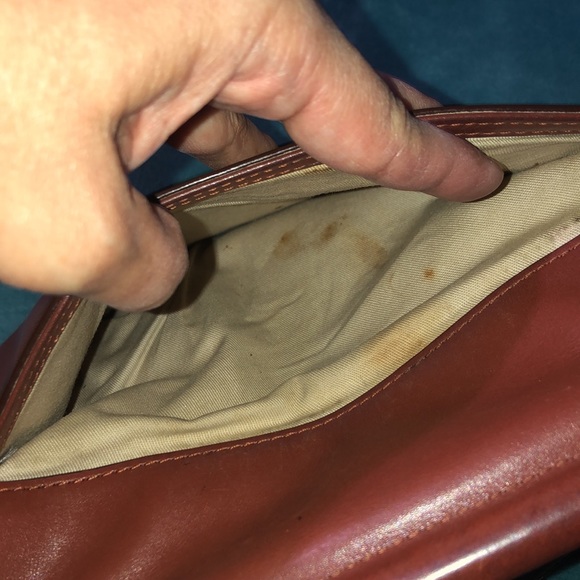 Coach Willis cognac color leather with gold hardware - Picture 10 of 13